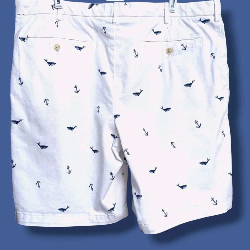 Izod Saltwater Stretch Mens 38 White Nautical Whale Anchor Embroidered Shorts